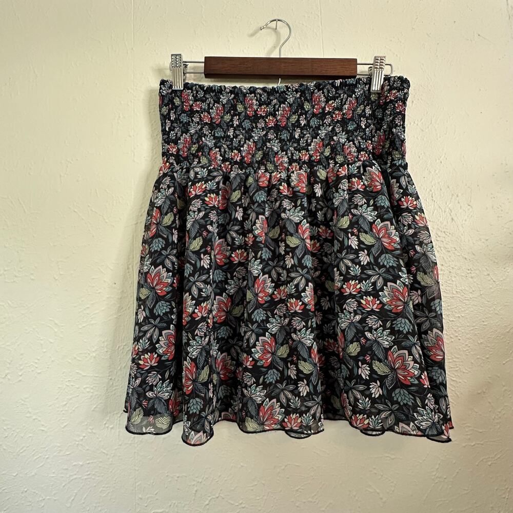 CAbi Size Medium Navy Flirt Picnic Day Elastic Floral Flowy Lined Smocked Skirt